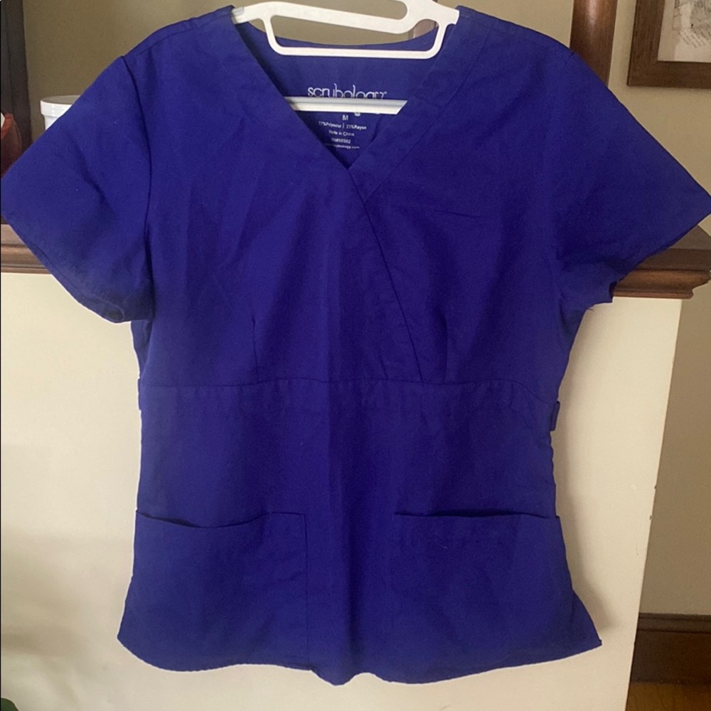 Scrubology scrub top size S